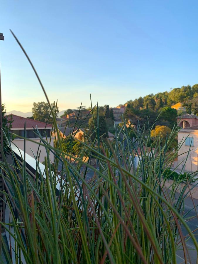 Exclusive Resort Apartments With Parking Saint Tropez Bagian luar foto